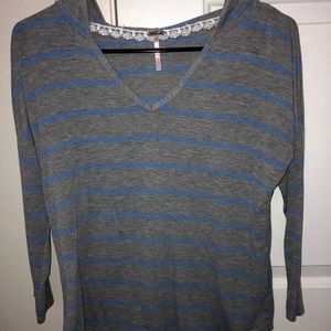 Hooded 3/4 sleeve top